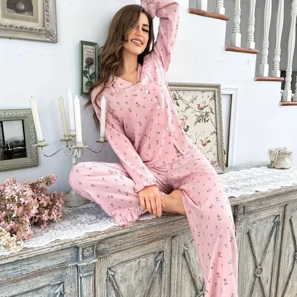 New Roses and Rosè pyjama set - Picture 1 of 11